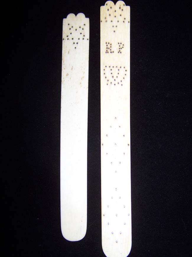 A RARE pair of Mother and Daughter ANTIQUE SCRIMSHAW Whalebone Corset Busks circa 1830 — image 2